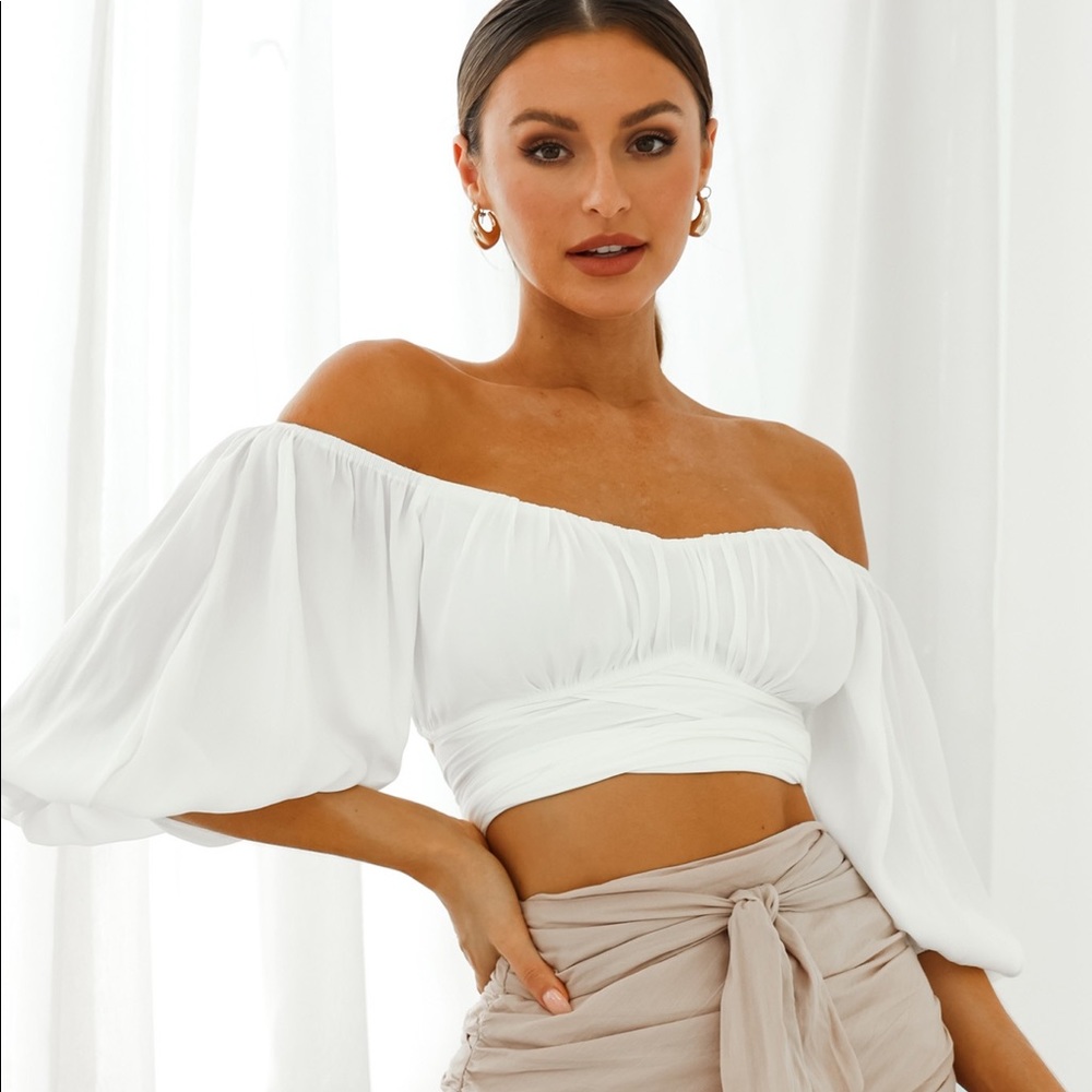 BLACK CROP TOP